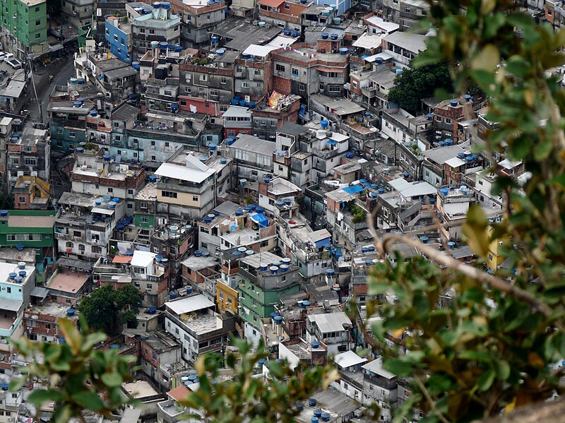 File:Favela de Rocinha, Rio, Brasil (26395671043).jpg