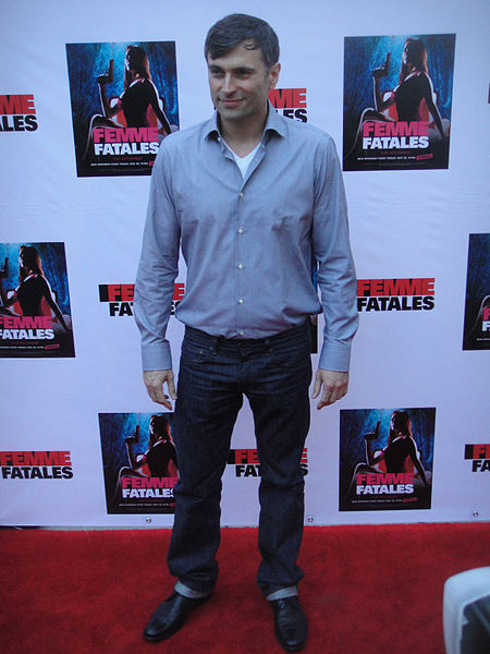 File:Femme Fatales Red Carpet - Mark Simich (7188898041).jpg