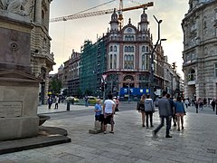 A Nereidák kútja mellől a Petőfi Sándor utca torkolata, 2018-ban