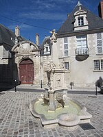 Fontaine Lebon à Bourges.jpg