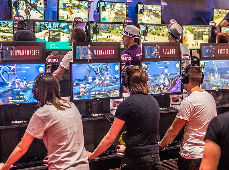 File:Gamescom 2014 (14750565329).jpg