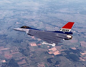 General Dynamics F-16XL (SN 75-0749) в полете 060905-F-1234S-049.jpg