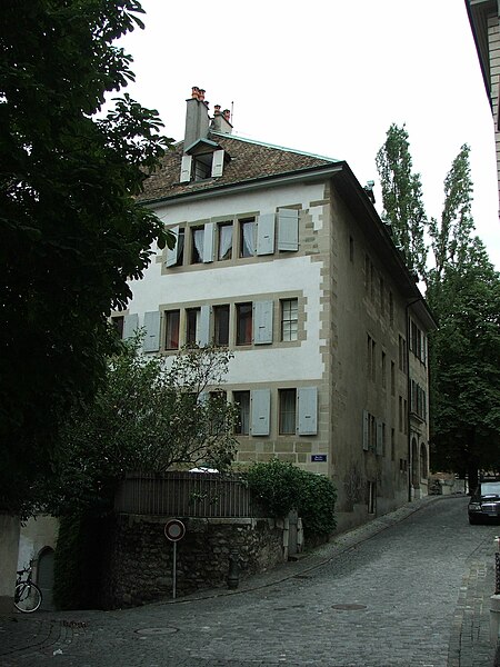 File:Geneve, Rue de l'Évêché.jpg