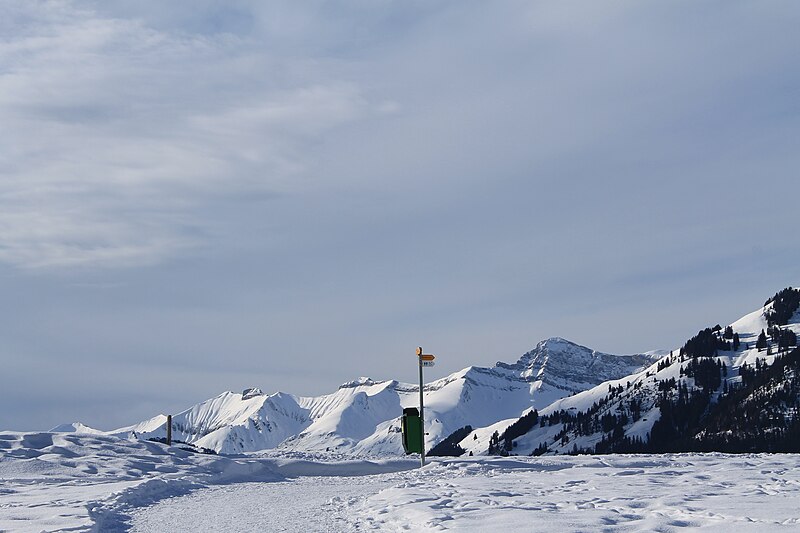 File:Gstaad - Schönried - Saanenmöser - panoramio.jpg