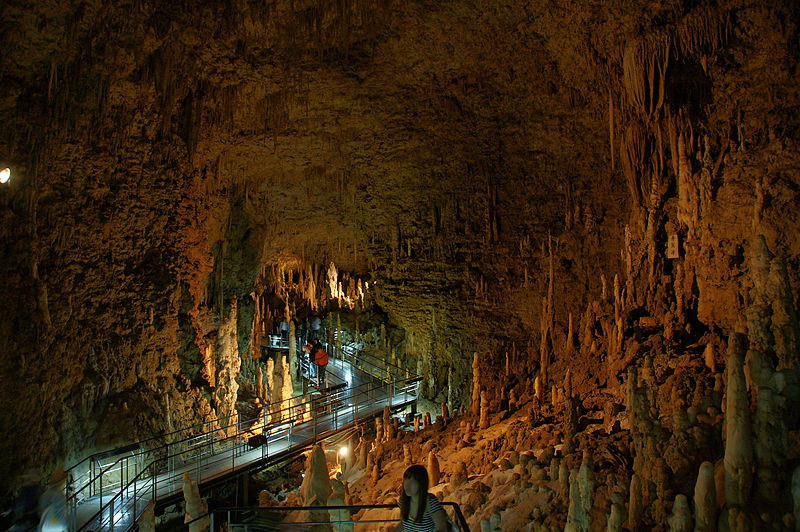 File:Gyokusendo Nanjo Okinawa Japan02s3104.jpg