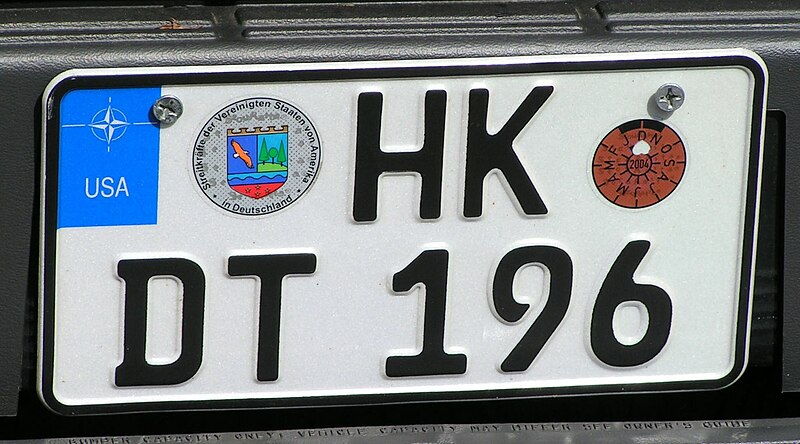 File:HK-Nummernschild der US-Streitkräfte.jpg