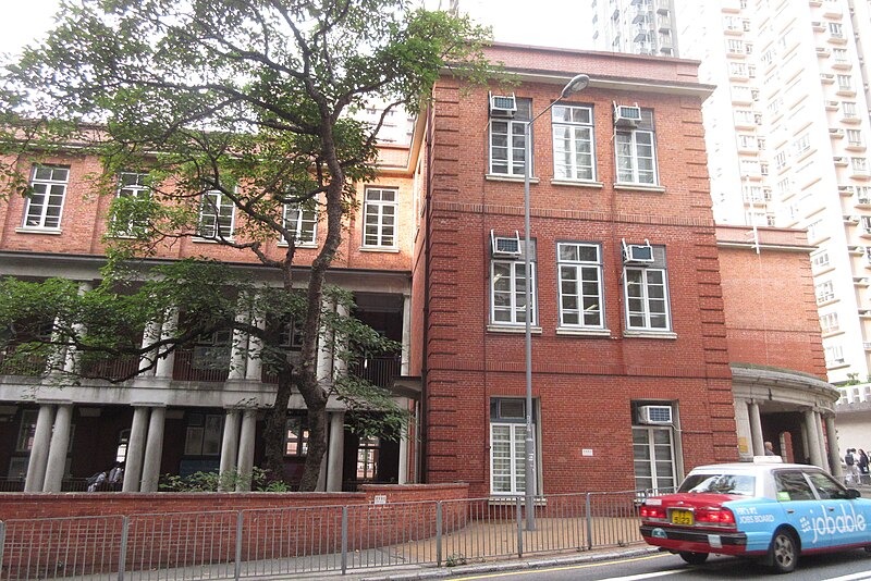 File:HK Mid-levels 般咸道 Bonham Road 英皇書院 King's College Nov 2017 IX1 無花果 tree Fig 02.jpg