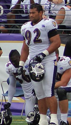 Haloti Ngata 2011 stadium practice