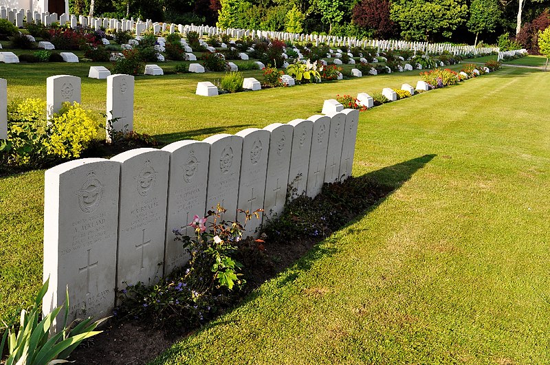 File:Hannover -Englischer Friedhof - War Cemetery- 2015 by-RaBoe 024.jpg