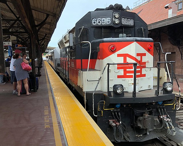 Test train at Hartford Union Station in June 2018