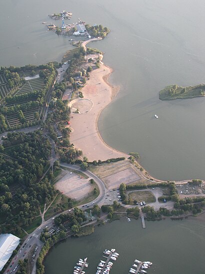 Kuinka päästä määränpäähän Hietaniemen uimaranta käyttäen julkista liikennettä - Lisätietoa paikasta