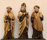 Hll. Petrus, Laurentius und hl. Bischof, Nürnberg vor 1465, Lindenholz mit ursprünglicher Fassung, Germanisches Nationalmuseum, Nürnberg