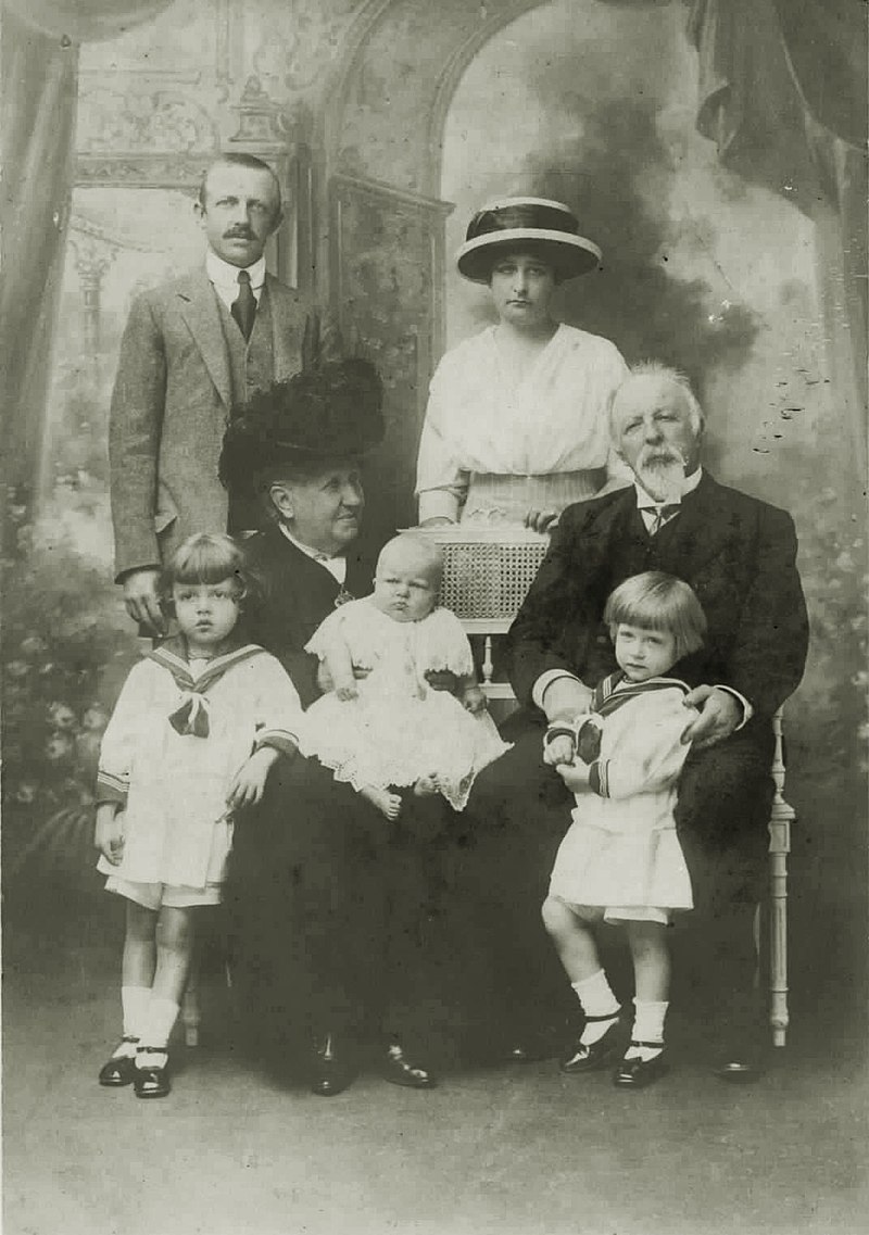 Stunning Image of Isabel, Princess Imperial of Brazil and Prince Luis of Orleans-Braganza in 1913 