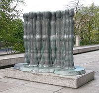 Polis (1965/68) in Berlijn: Neue Nationalgalerie/Kulturforum Skulpturen