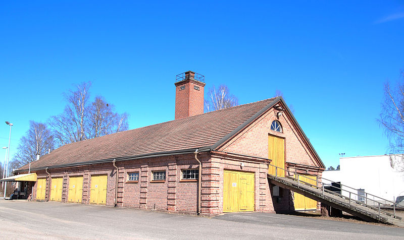 File:Jyväskylä - brick building.jpg