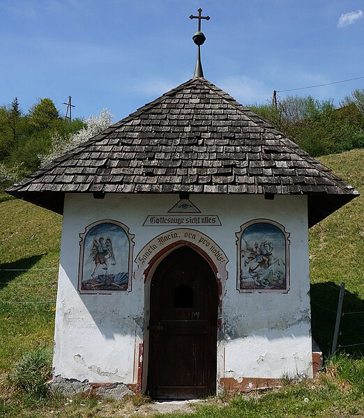 File:Kapelle in Passriach, Bezirk Hermagor, Kärnten.jpg