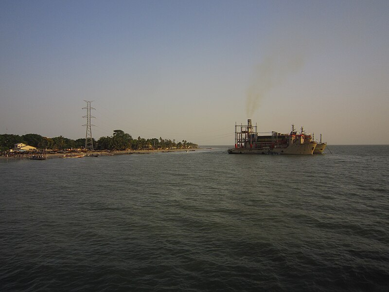 File:Karadeniz Powership Faruk Bey and Korey Bey in the mouth of Gambia River5.jpg