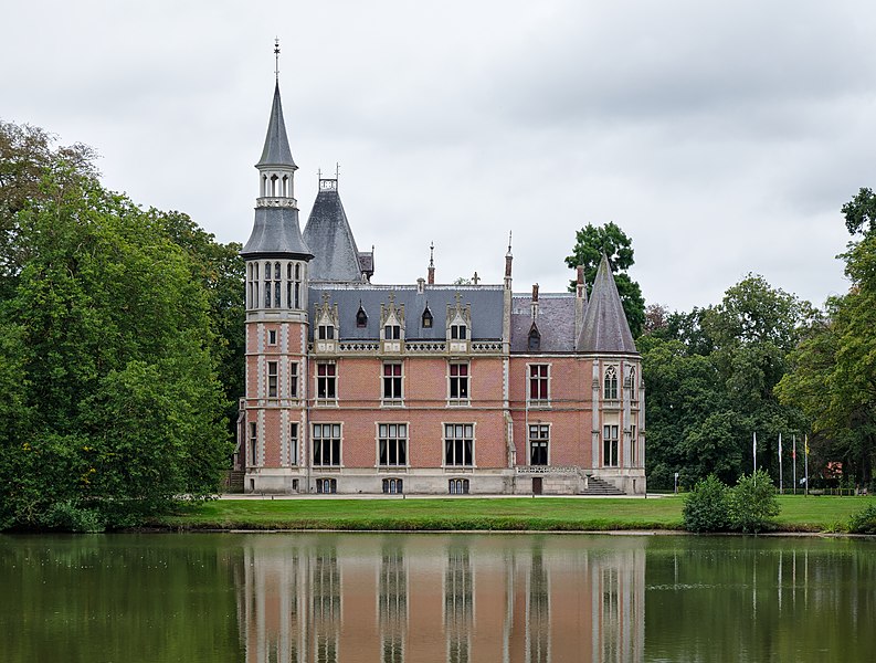 File:Kasteel d'Aertrycke (DSCF9933).jpg