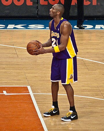 File:Kobe Bryant 61 NYK4.jpg