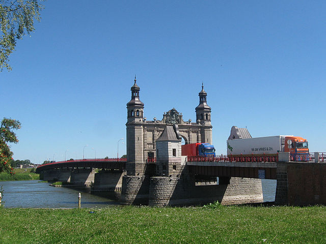 Queen Louise Bridge over the border river Neman at Sovetsk