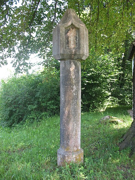 File:Kramsach, Pestsäule in der Hagau.JPG