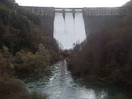 Jezioro Turano - dam.jpg