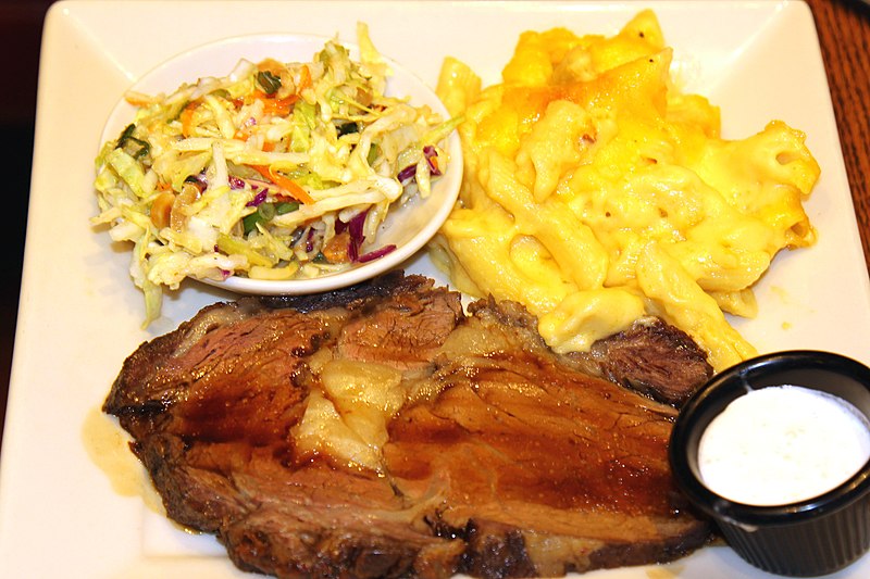 File:Lawry's Prime Rib + Mac'nCheese (25121939765).jpg