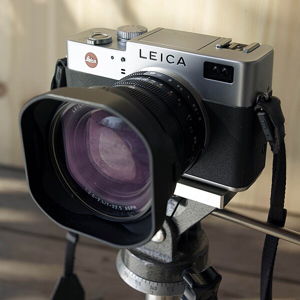 File:Leica digilux II.jpg