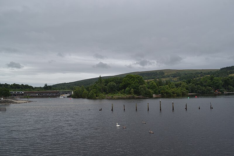 File:Loch Lomond (41980899000).jpg