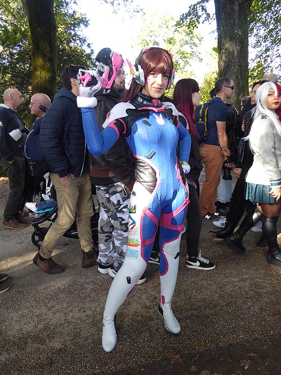 File:Cosplay at Lucca Comics & Games 2021 - Velma and Daphne.jpg -  Wikimedia Commons