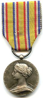 Honour medal for firefighters