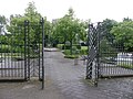 Teiche mit Springbrunnen, im Hintergrund beginnt die Wasserrinnen