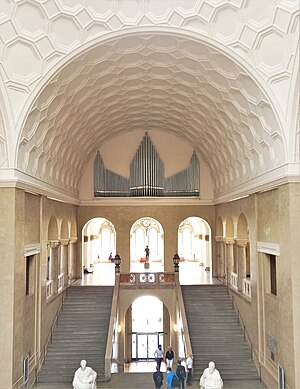 München-Maxvorstadt, LMU Lichtsaal (Weiße-Rose-Orgel, Steinmeyer) (7).jpg