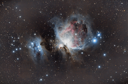 Nebuloasa Orion (M42) și Nebuloasa Running Man (Sh2-279) Nebuloasa din Orion, fotografiate cu echipament pentru amatori.