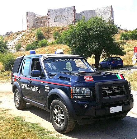 KFOR-MSU Carabinieri Discovery 4 equipped for CRC in Kosovo.