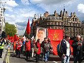 Komunistička partija Velike Britanije (CPGB-ML) na maršu u Londonu 2008. s plakatima Staljina