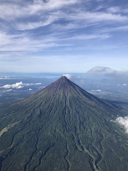 File:Mayon Volcano (Tabaco City, Pinagbobong).jpg