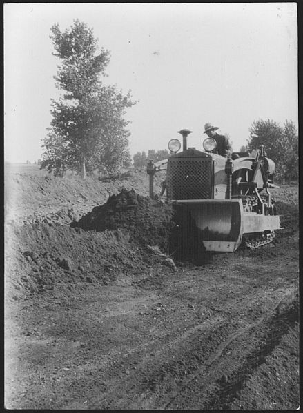 File:Mechanized road grading equipment. LaCreek NWR, South Dakota. - NARA - 283844.jpg