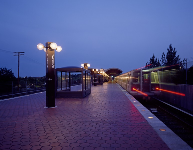 File:Metro train on Washington, D.C.'s subway system arrives at the suburban Twinbrook station in Rockville, Maryland LCCN2011631700.tif