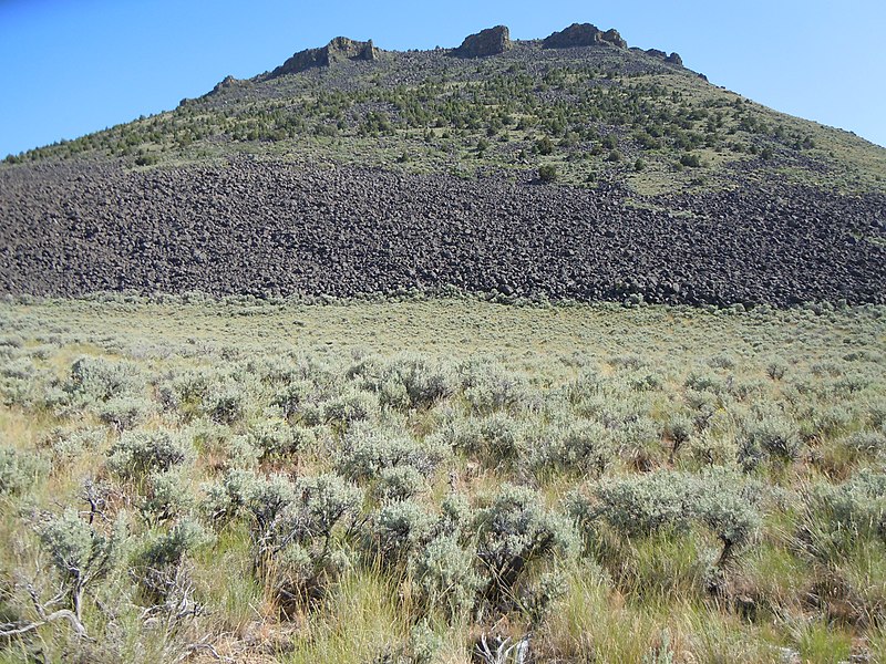File:Middle Butte (5034090691).jpg