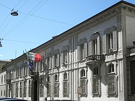 Milano - palazzo Isimbardi - facciata.jpg
