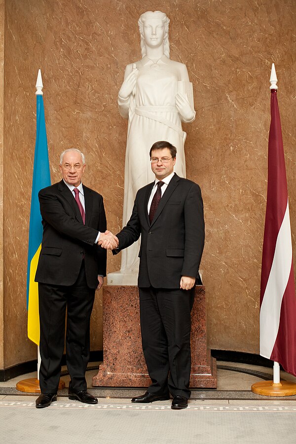 Azarov and Latvian Prime Minister Valdis Dombrovskis (10 February 2012)