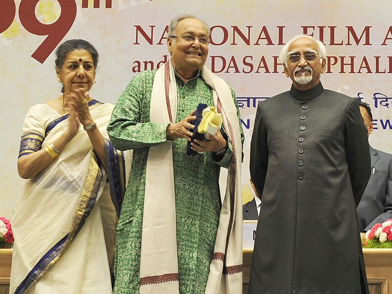 File:Mohd. Hamid Ansari presented the Dadasaheb Phalke Award 2011 to Shri Soumitra Chatterjee, at the 59th National Film Awards function, in New Delhi. The Union Minister for Information and Broadcasting, Smt. Ambika Soni (cropped).jpg