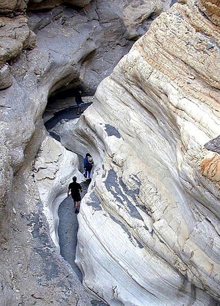 File:Mosaic Canyon narrows 1.jpg