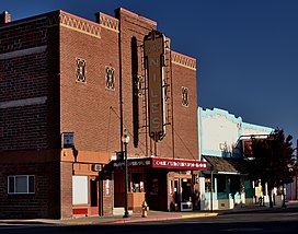 Niles Theater (35684714226) (cropped).jpg
