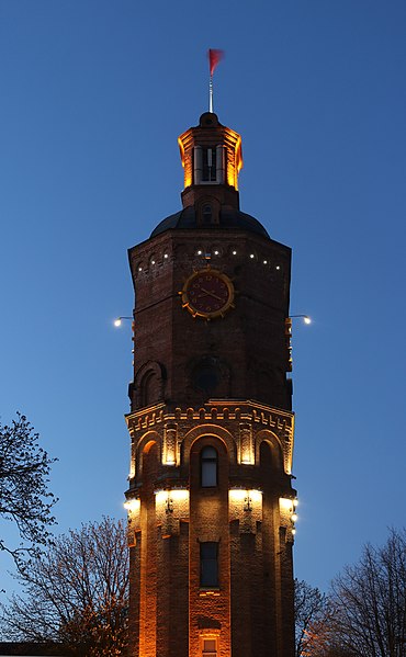 File:Old tower top 2017 G2.jpg