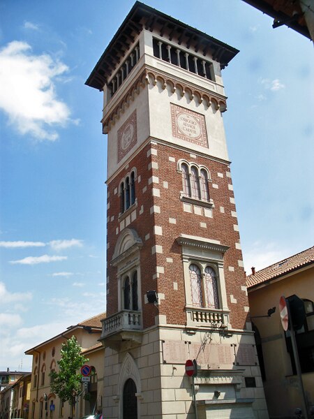 File:Origgio torre ai caduti.jpg