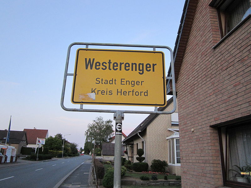 File:Ortseingangsschild Westerenger.JPG