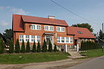 English: School in Orzyny. Polski: Szkoła we wsi Orzyny.