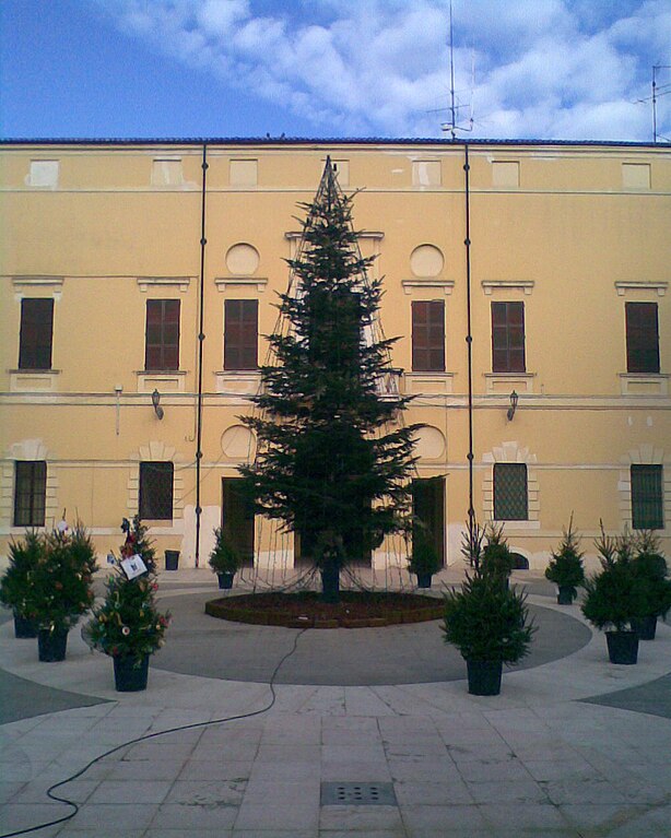 Immagini Natalizie 192 Pixel.File Ostiglia Municipio2 Jpg Wikipedia